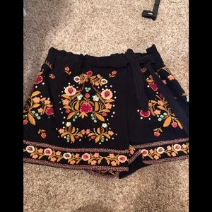 Zara Embroidered skort